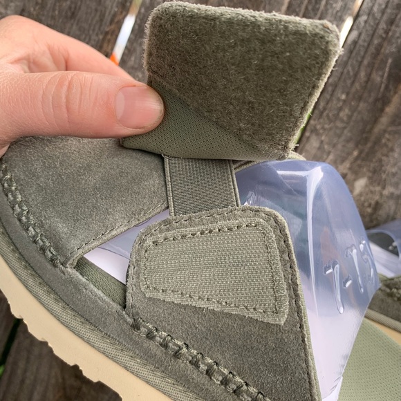 UGG Sandals Goldenstar Cross Platform Slide Moss Green Suede Leather - Picture 14 of 16